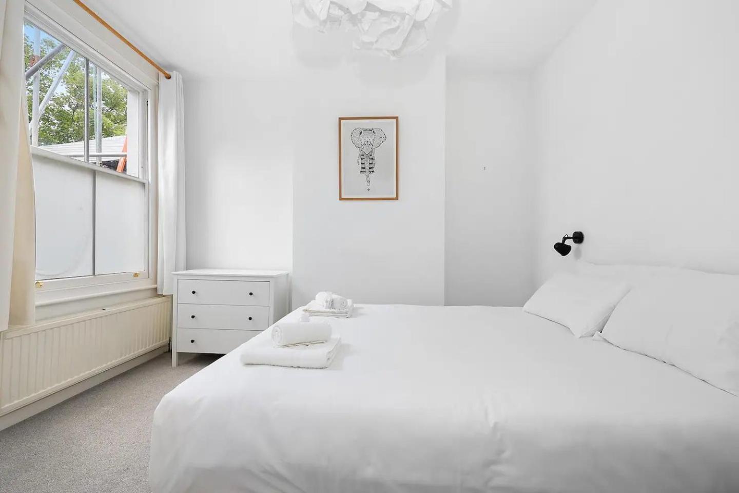 Pass The Keys Centrally Located Stylish Flat * Londra