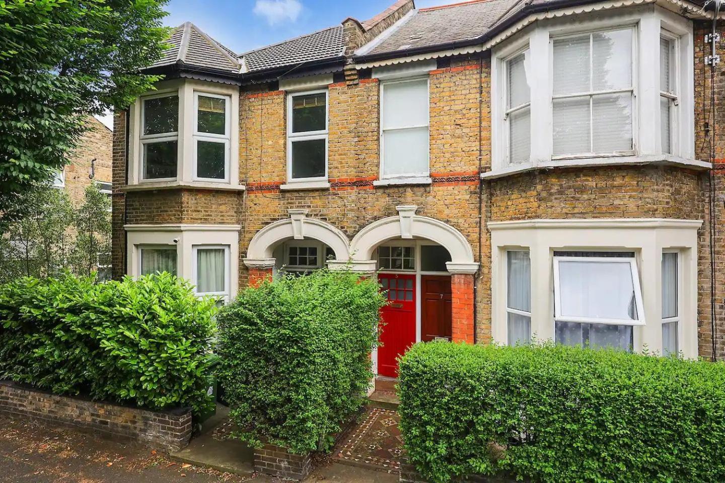 Pass The Keys Centrally Located Stylish Flat Londra