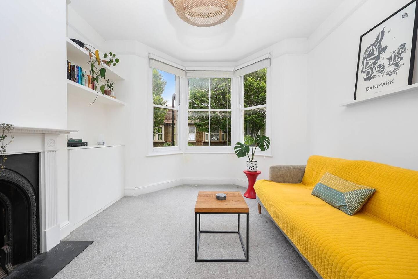 Pass The Keys Centrally Located Stylish Flat * London