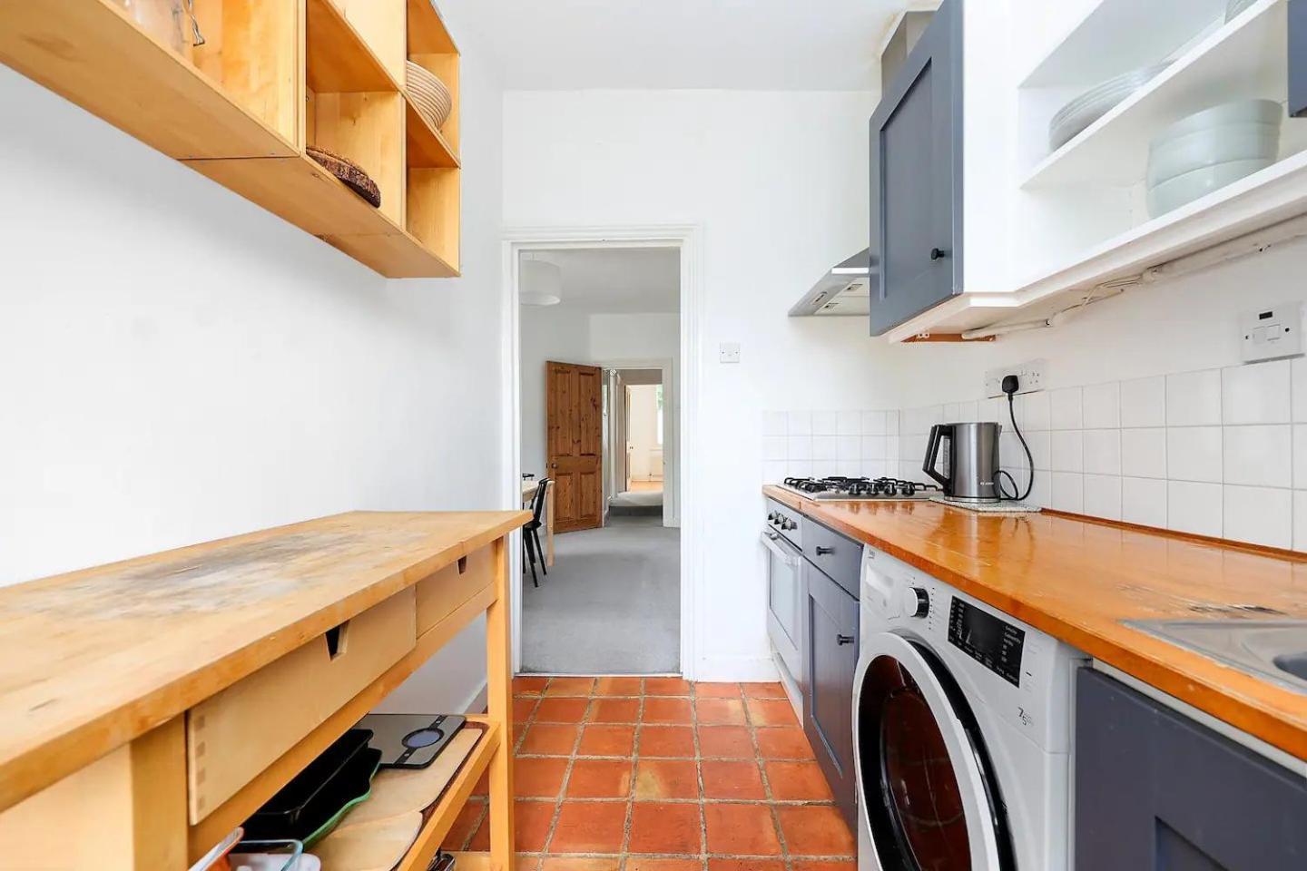 Pass The Keys Centrally Located Stylish Flat Apartment London